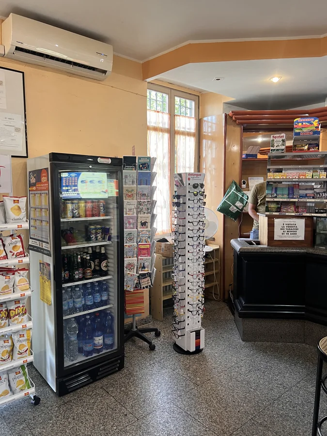 Espositori Distinguo nei punti vendita: Bar-tabacchi, foto 3