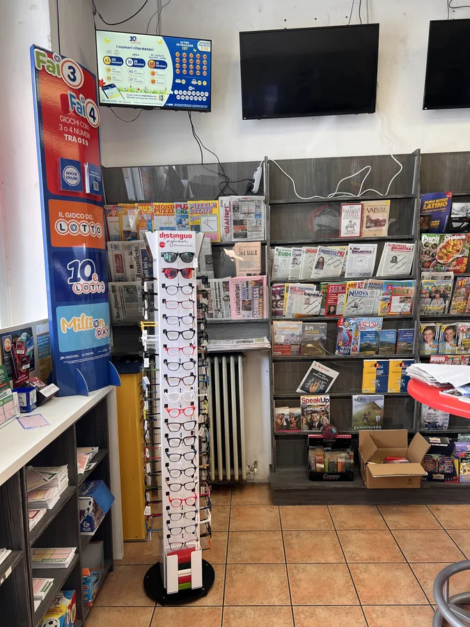 Espositori Distinguo nei punti vendita: Bar-tabacchi, foto 4