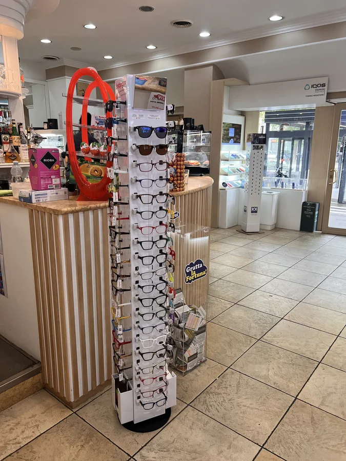 Espositori Distinguo nei punti vendita: Bar-tabacchi, foto 5