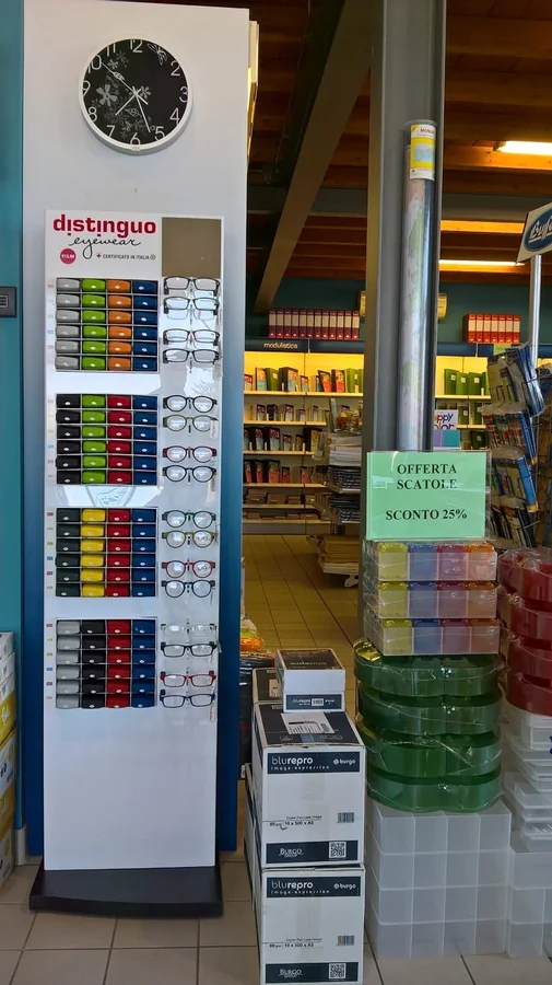 Espositori Distinguo nei punti vendita: Cartolerie-edicole, foto 8