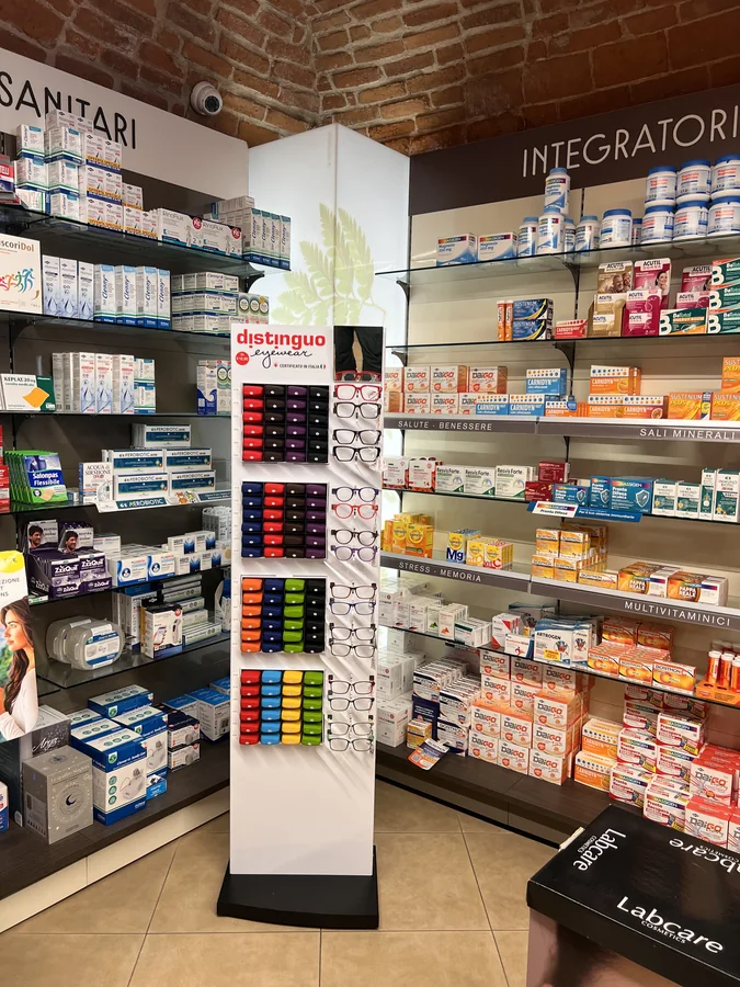 Espositori Distinguo nei punti vendita: Farmacie, foto 3