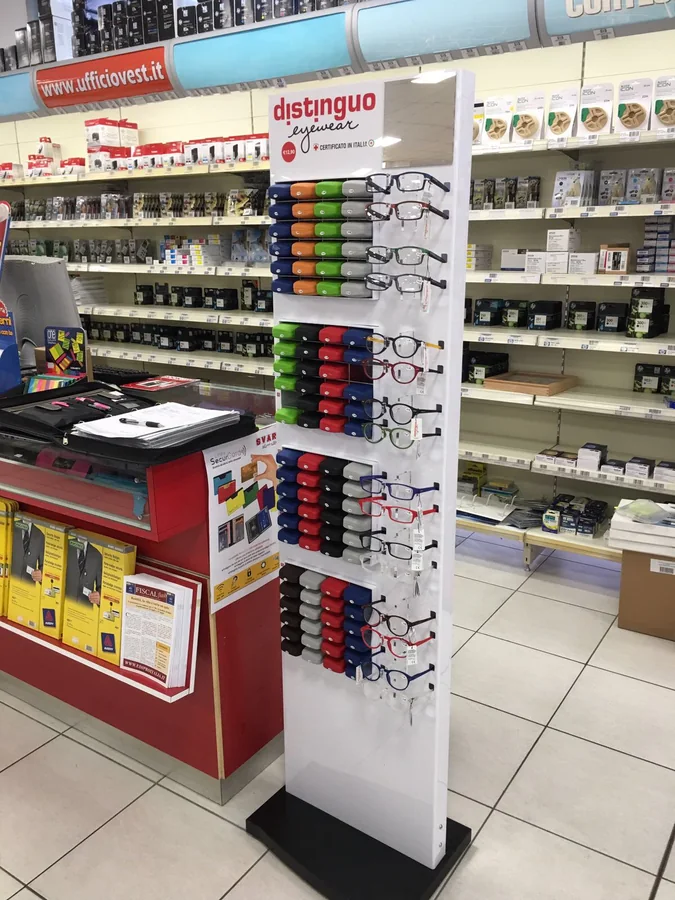 Espositori Distinguo nei punti vendita: Librerie-art.ufficio, foto 9